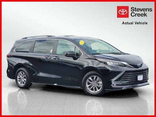 2024 Toyota Sienna XLE 8 Passenger