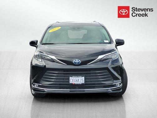 2024 Toyota Sienna XLE 8 Passenger
