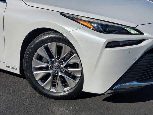 2021 Toyota Mirai Base