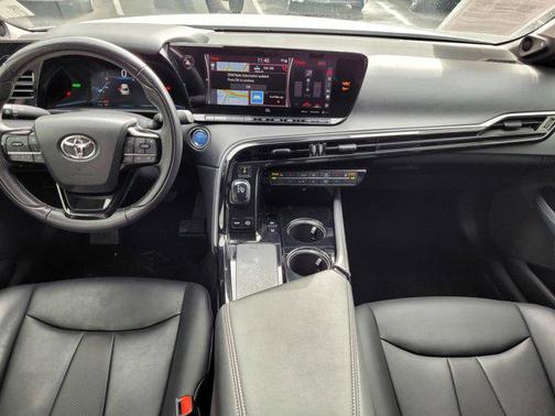 2022 Toyota Mirai Base