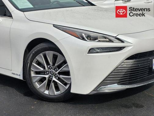 2022 Toyota Mirai Base