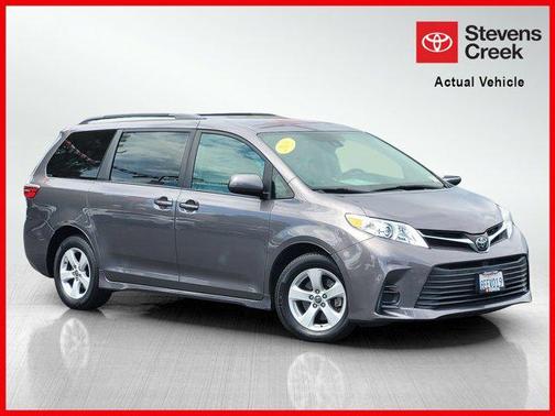 2018 Toyota Sienna LE