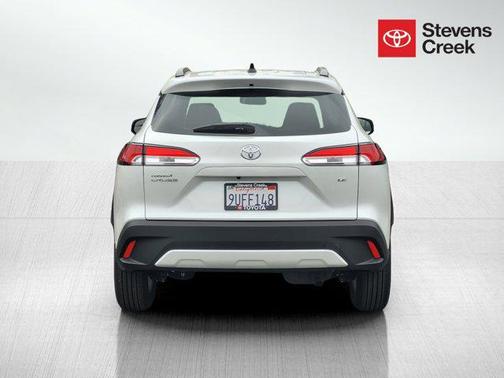 2025 Toyota Corolla Cross LE