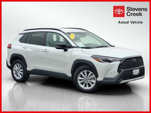 2025 Toyota Corolla Cross LE