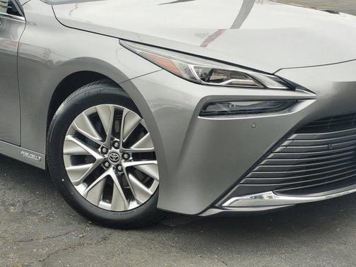 2021 Toyota Mirai Base