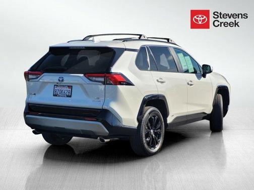 2022 Toyota RAV4 Hybrid SE