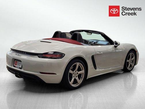 2023 Porsche 718 Boxster T