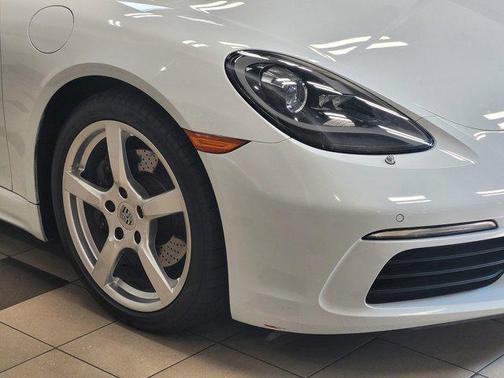 2023 Porsche 718 Boxster T
