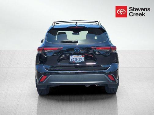 2024 Toyota Highlander Hybrid LE