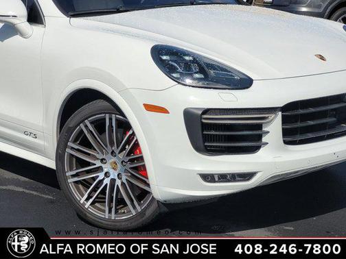 2016 Porsche Cayenne GTS
