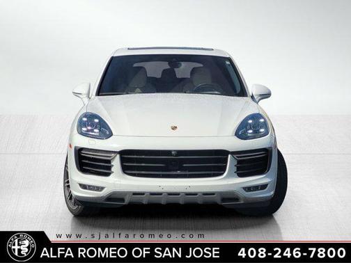 2016 Porsche Cayenne GTS