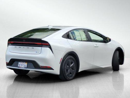 2023 Toyota Prius LE