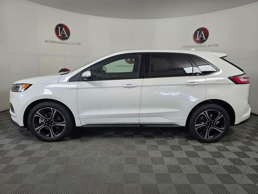 Star White Metallic Tri-Coat 2020 Ford Edge ST