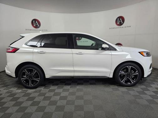 Star White Metallic Tri-Coat 2020 Ford Edge ST