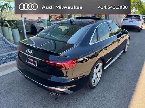 Mythos Black Metallic 2023 Audi S4 Premium Plus TFSI quattro Tiptronic