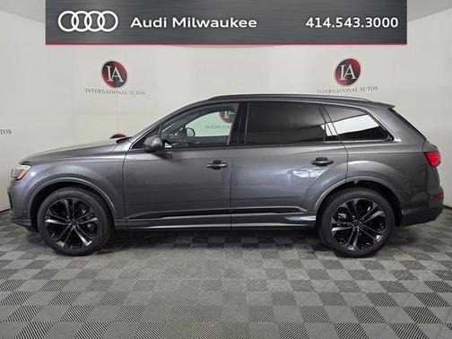 Samurai Gray Metallic 2026 Audi Q7 55 Premium Plus