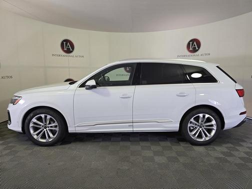 2025 Audi Q7 55 Prestige