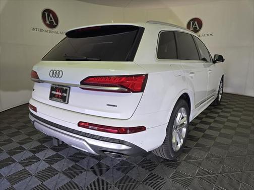 2025 Audi Q7 55 Prestige