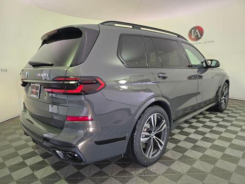 2026 BMW X7 M60i