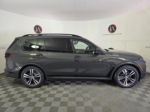 2026 BMW X7 M60i