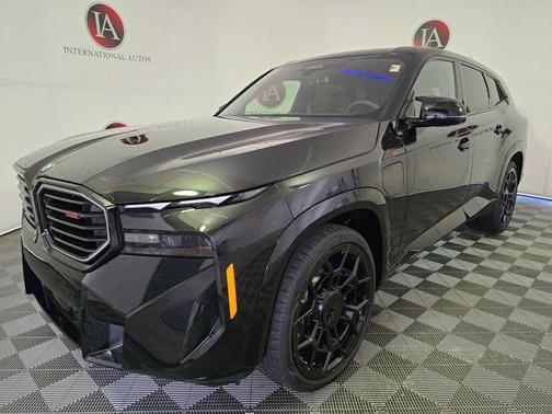 Black Sapphire Metallic 2026 BMW XM Label