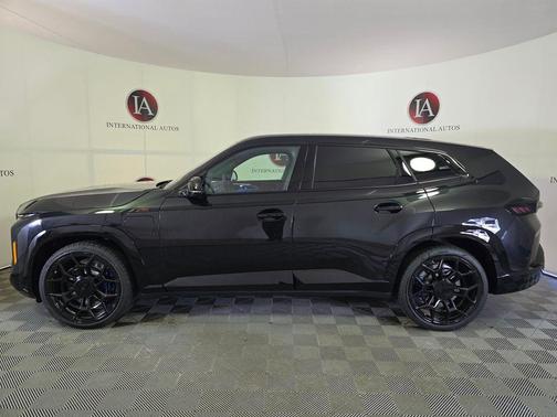 Black Sapphire Metallic 2026 BMW XM Label