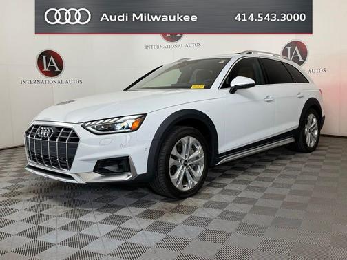 Glacier White Metallic 2023 Audi A4 allroad Prestige 45 TFSI quattro S tronic