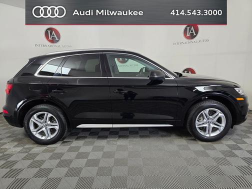 Brilliant Black 2019 Audi Q5 2.0T Premium