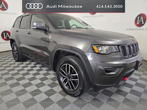 Granite Crystal Metallic Clearcoat 2020 Jeep Grand Cherokee Trailhawk