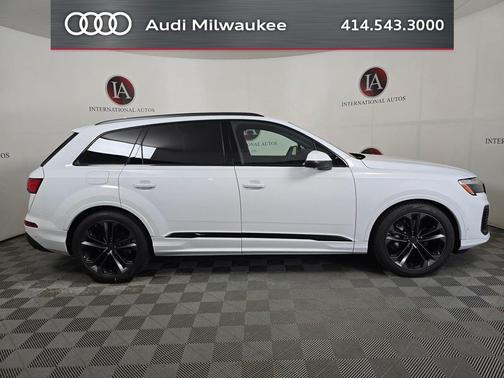 Glacier White Metallic 2026 Audi Q7 55 Premium Plus