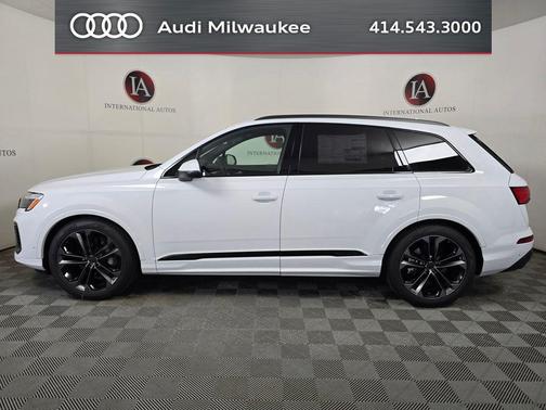 Glacier White Metallic 2026 Audi Q7 55 Premium Plus