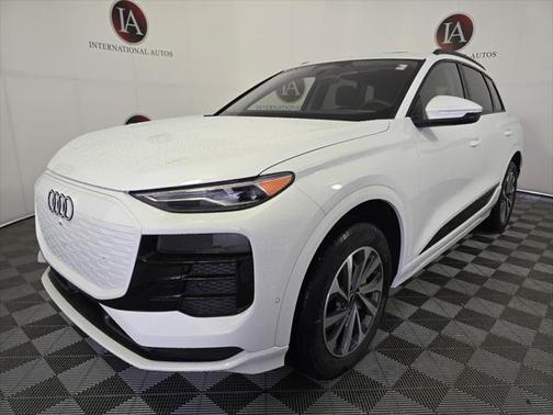 2025 Audi Q6 e-tron Premium quattro