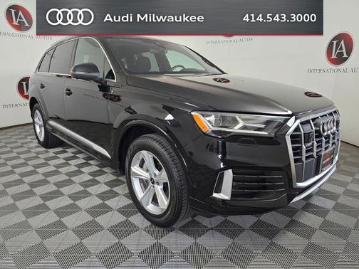 Mythos Black Metallic 2023 Audi Q7 45 Premium