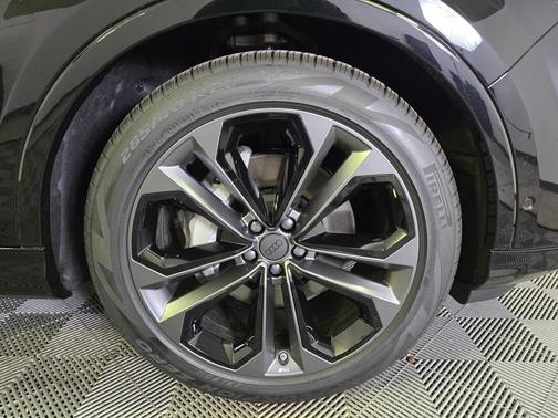 2026 Audi Q7 55 Premium Plus