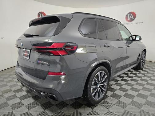 2024 BMW X5 M60i