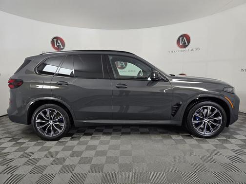2024 BMW X5 M60i