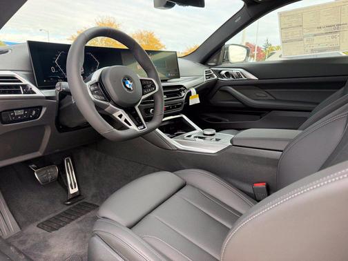 Mineral White Metallic 2027 BMW 430 i xDrive