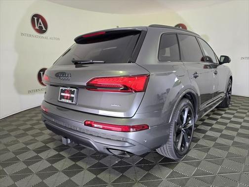 2025 Audi Q7 55 Premium Plus