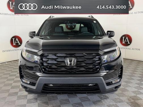 Crystal Black Pearl 2022 Honda Passport AWD Elite