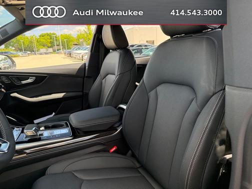 Daytona Gray Pearl Effect 2027 Audi Q8 55 Prestige