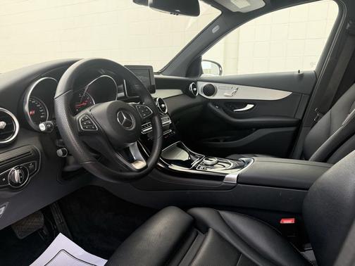 2017 Mercedes-Benz GLC 300 4MATIC