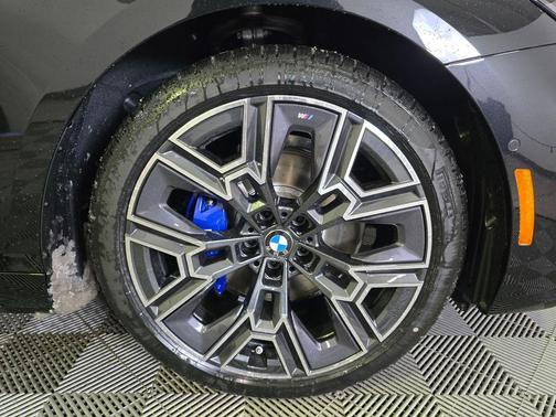 Black Sapphire Metallic 2026 BMW 530 xDrive