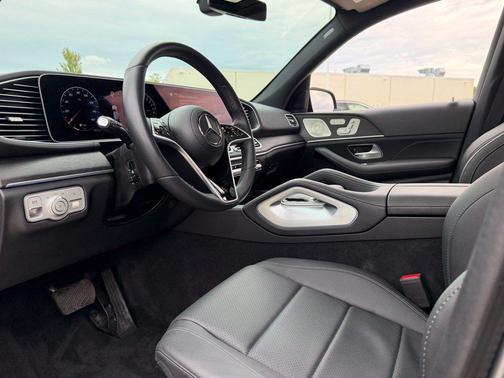 Gray 2025 Mercedes-Benz GLE 450e 4MATIC