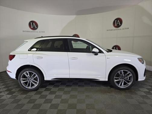 2025 Audi Q3 Premium 45 TFSI S line quattro Tiptronic
