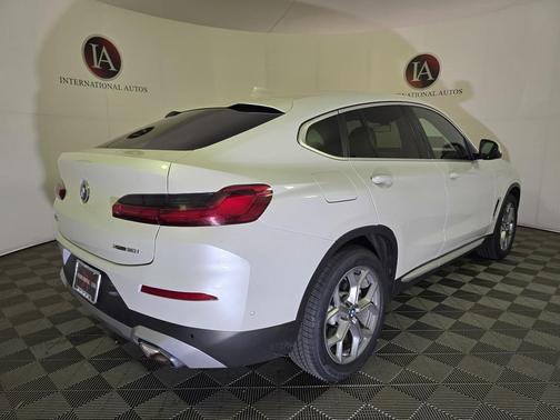 2022 BMW X4 xDrive30i