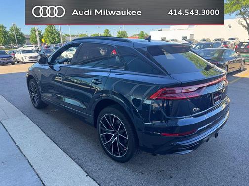 Waitomo Blue Metallic 2023 Audi Q8 55 Premium Plus