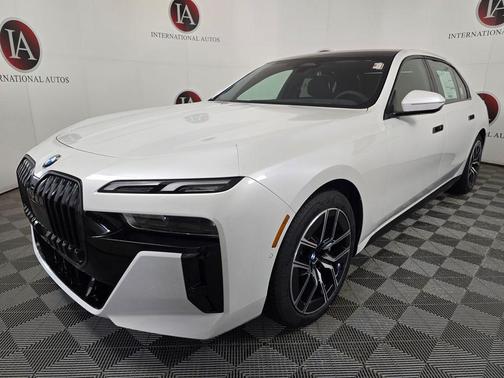 Mineral White Metallic 2026 BMW 740 xDrive