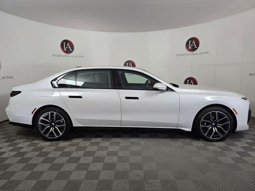 Mineral White Metallic 2026 BMW 740 xDrive