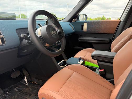 Nanuq White Metallic 2025 MINI Countryman Cooper S ALL4