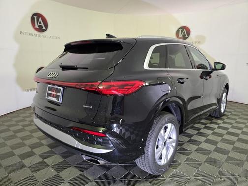 2025 Audi Q5 Premium TFSI quattro S tronic